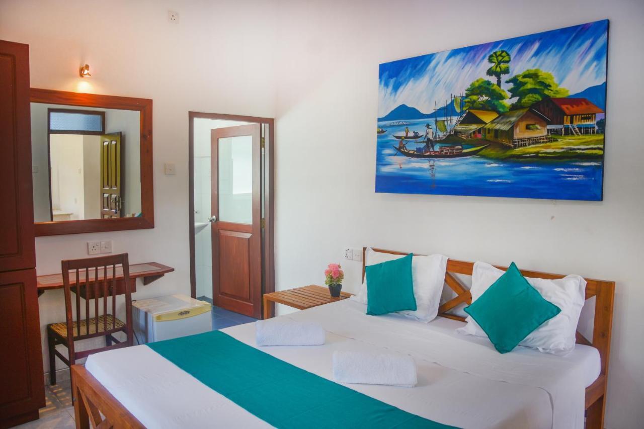 Di Sicuro Tourist Inn Hikkaduwa Exterior foto