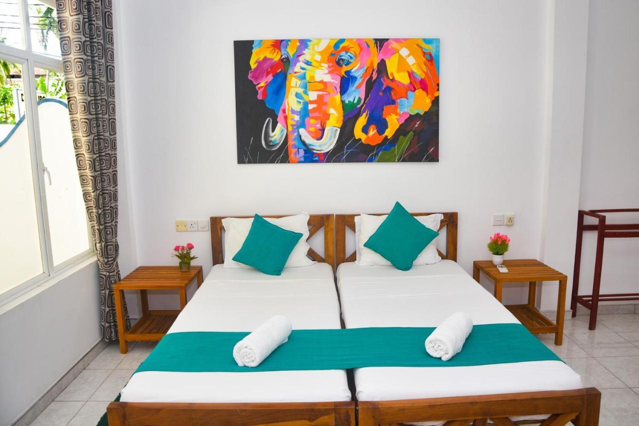 Di Sicuro Tourist Inn Hikkaduwa Exterior foto